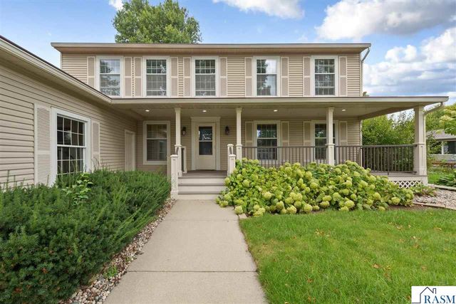 1029 Oak Terrace Drive, North Mankato, MN 56003