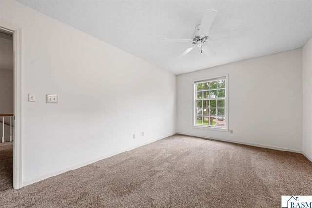 1029 Oak Terrace Drive, North Mankato, MN 56003
