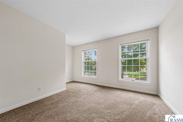 1029 Oak Terrace Drive, North Mankato, MN 56003
