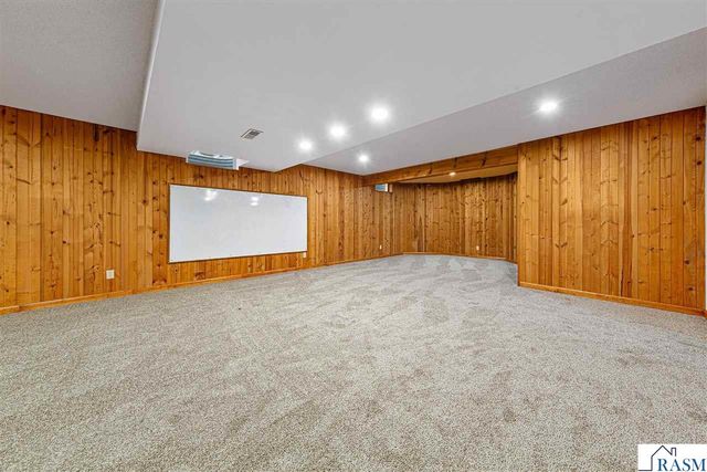 1029 Oak Terrace Drive, North Mankato, MN 56003