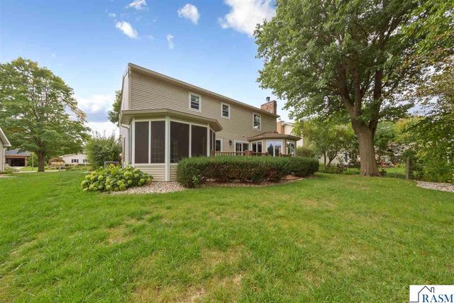 1029 Oak Terrace Drive, North Mankato, MN 56003