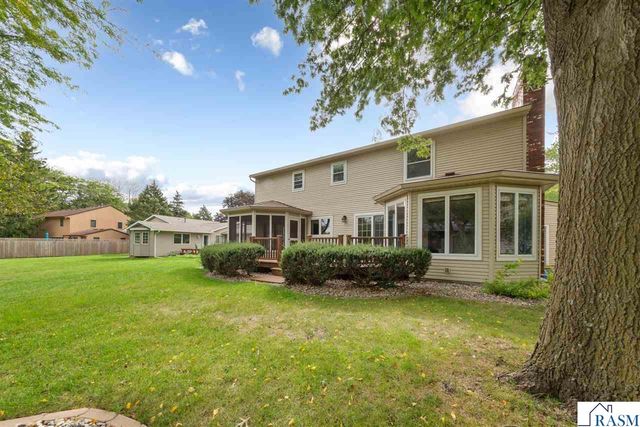 1029 Oak Terrace Drive, North Mankato, MN 56003