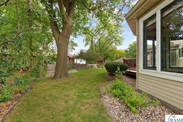 1029 Oak Terrace Drive, North Mankato, MN 56003