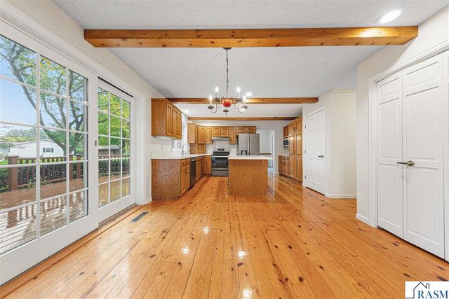 1029 Oak Terrace Drive, North Mankato, MN 56003