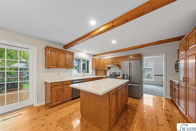 1029 Oak Terrace Drive, North Mankato, MN 56003