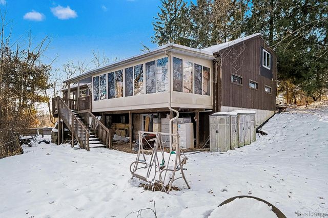 14325 Lakeshore Drive, Holly Township, MI 48442