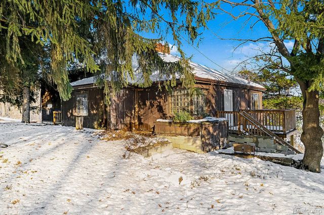 14325 Lakeshore Drive, Holly Township, MI 48442