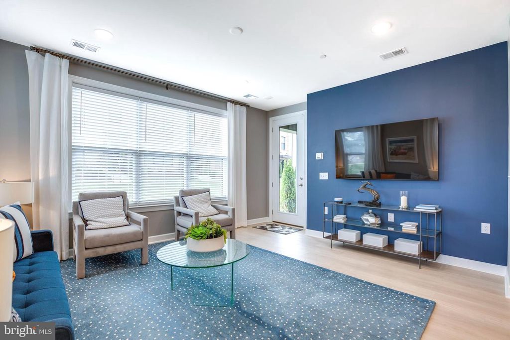 4915 LONGMIRE WAY #124, Chantilly, VA 20151