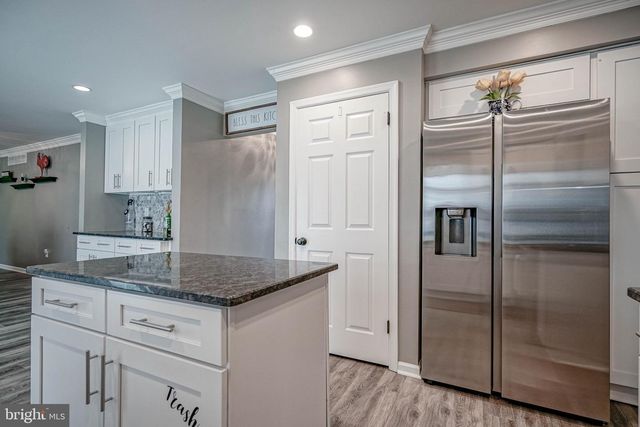 7 DAFFODIL DR, Sicklerville, NJ 08081