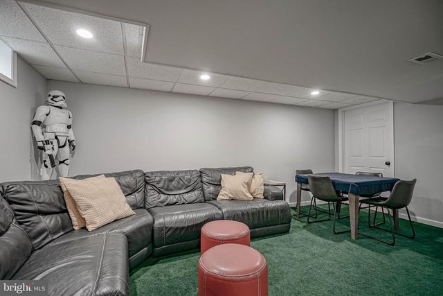 7 DAFFODIL DR, Sicklerville, NJ 08081