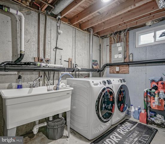 7 DAFFODIL DR, Sicklerville, NJ 08081