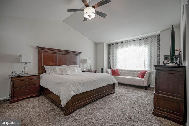 7 DAFFODIL DR, Sicklerville, NJ 08081