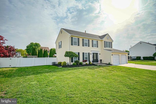 7 DAFFODIL DR, Sicklerville, NJ 08081