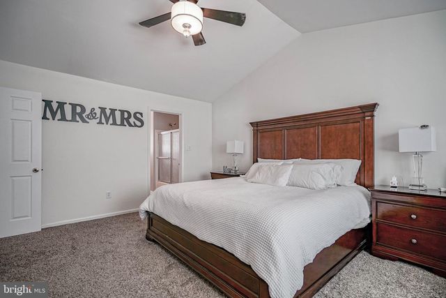 7 DAFFODIL DR, Sicklerville, NJ 08081