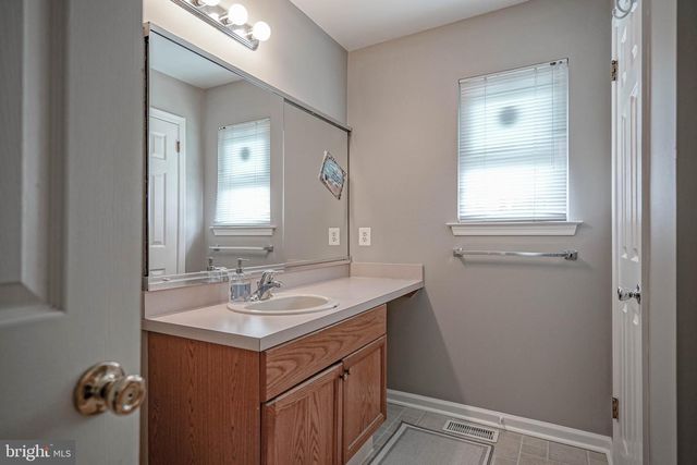 7 DAFFODIL DR, Sicklerville, NJ 08081