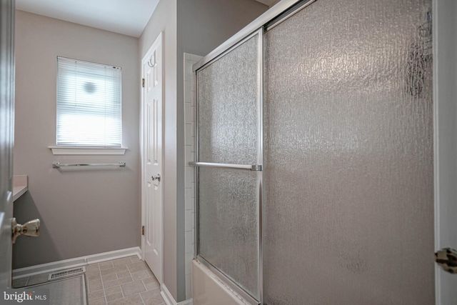 7 DAFFODIL DR, Sicklerville, NJ 08081