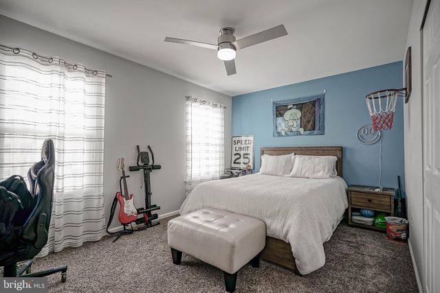 7 DAFFODIL DR, Sicklerville, NJ 08081