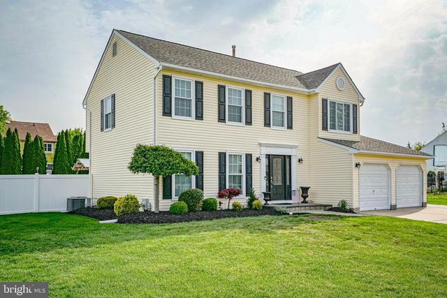 7 DAFFODIL DR, Sicklerville, NJ 08081