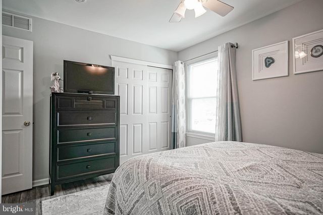 7 DAFFODIL DR, Sicklerville, NJ 08081