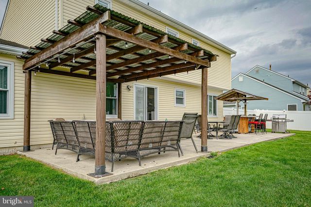 7 DAFFODIL DR, Sicklerville, NJ 08081