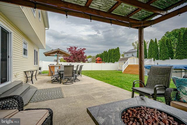 7 DAFFODIL DR, Sicklerville, NJ 08081