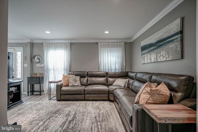 7 DAFFODIL DR, Sicklerville, NJ 08081