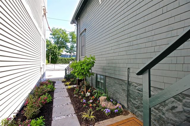 105 John Street, Newport, RI 02840