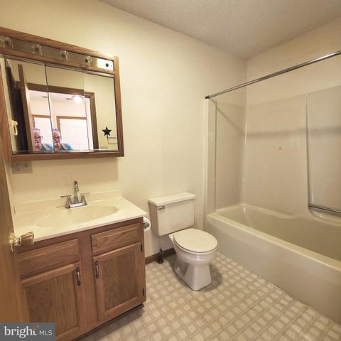 168 TECUMSEH, Hedgesville, WV 25427