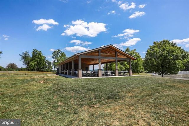 168 TECUMSEH, Hedgesville, WV 25427