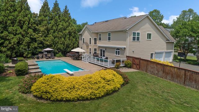 3325 COX RD, Chesapeake Beach, MD 20732