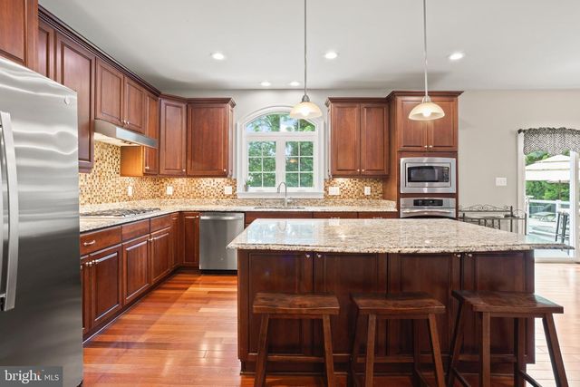 3325 COX RD, Chesapeake Beach, MD 20732