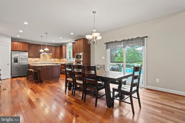 3325 COX RD, Chesapeake Beach, MD 20732