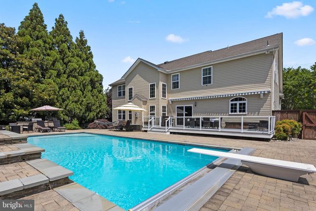 3325 COX RD, Chesapeake Beach, MD 20732