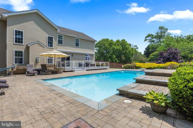 3325 COX RD, Chesapeake Beach, MD 20732