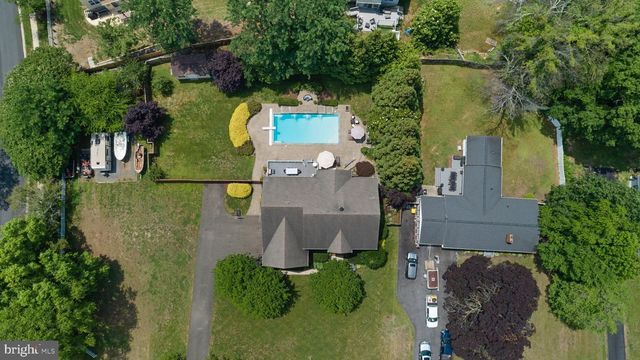 3325 COX RD, Chesapeake Beach, MD 20732