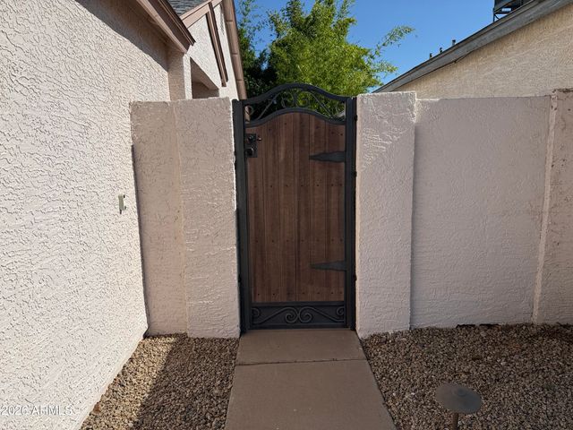 8832 W ATHENS Street, Peoria, AZ 85382