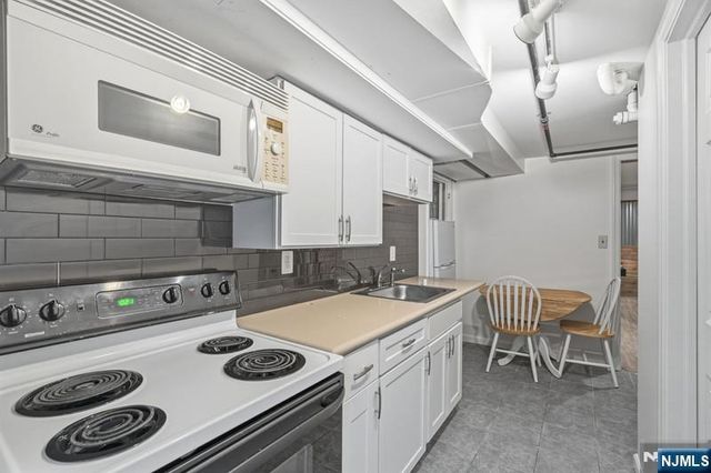 3 Roanoke Avenue, Rockaway Township, NJ 07866