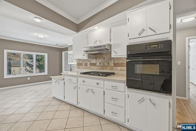 3 Roanoke Avenue, Rockaway Township, NJ 07866