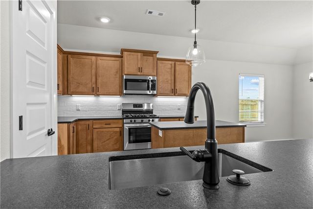 511 Goldfish Street, Lowell, AR 72745