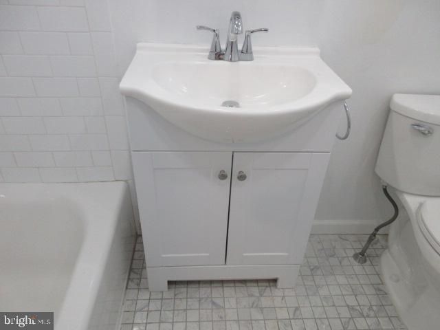 2453 MEREDITH ST, Philadelphia, PA 19130