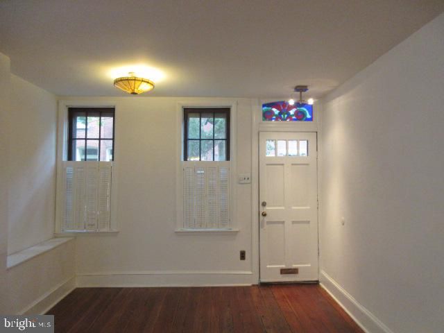 2453 MEREDITH ST, Philadelphia, PA 19130