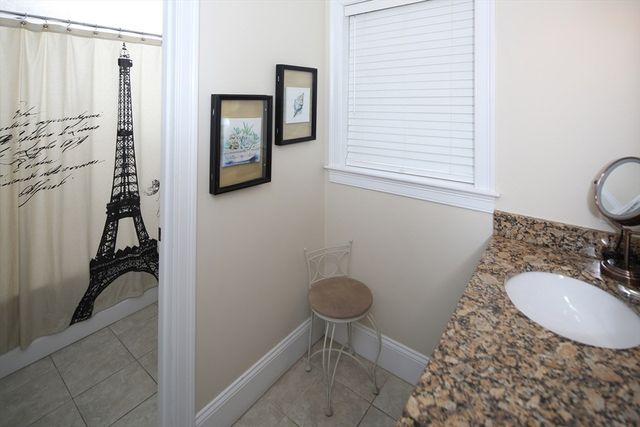 159 Willard St 5, Quincy, MA 02169