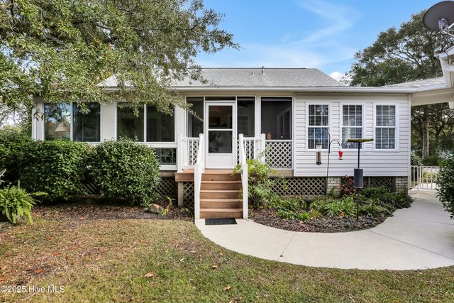 221 Mcglamery Street, Oak Island, NC 28465