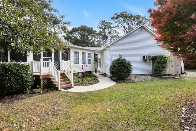 221 Mcglamery Street, Oak Island, NC 28465