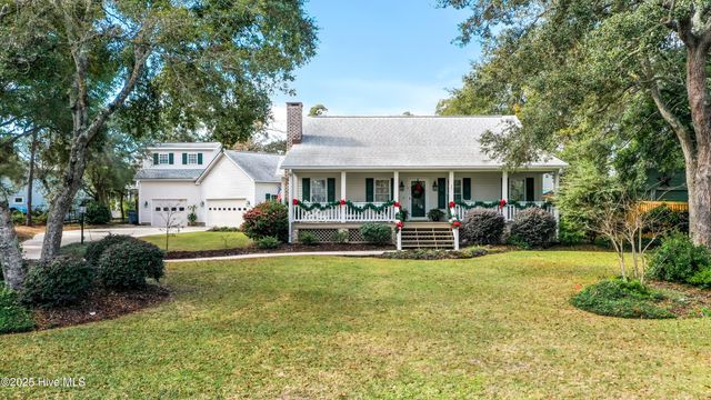 221 Mcglamery Street, Oak Island, NC 28465