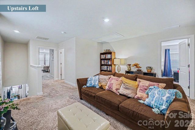 5012 Shadbush Road, Charlotte, NC 28215