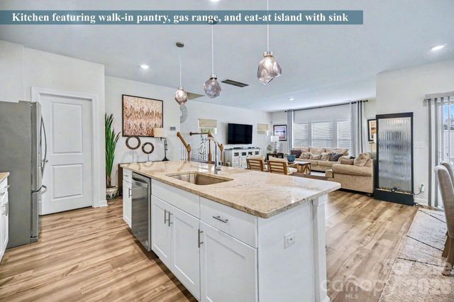 5012 Shadbush Road, Charlotte, NC 28215