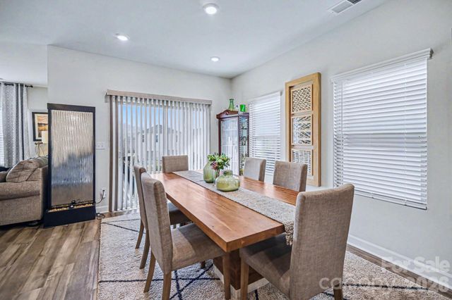 5012 Shadbush Road, Charlotte, NC 28215