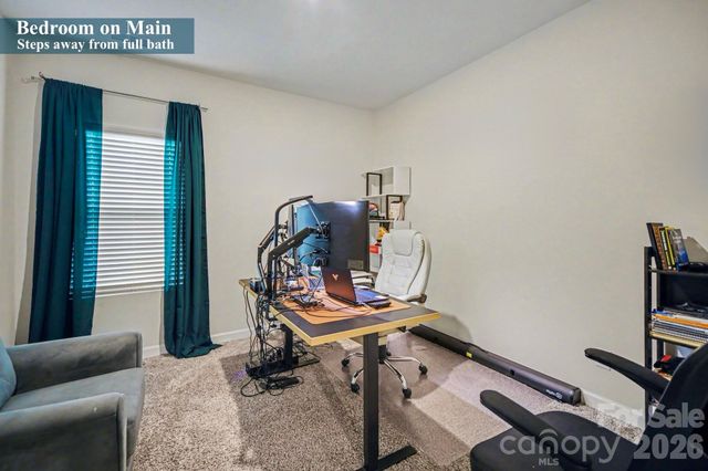 5012 Shadbush Road, Charlotte, NC 28215