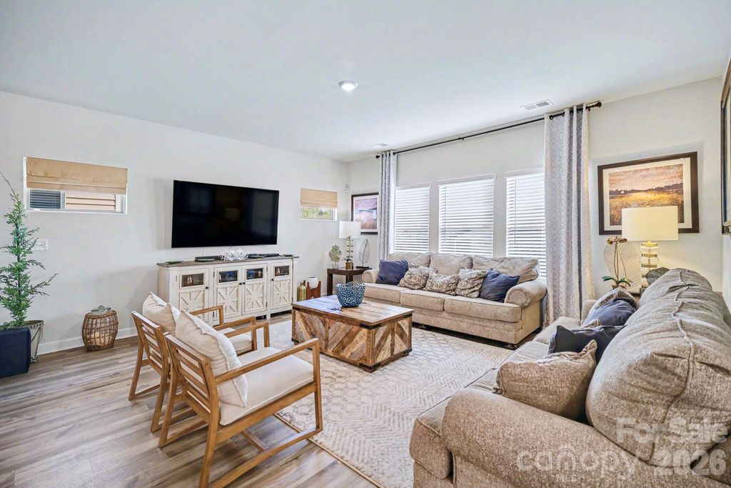 5012 Shadbush Road, Charlotte, NC 28215